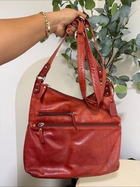 Levenger 🍁FINAL SALE 🍁Red Leather Shoulder Bag with Zip Pockets